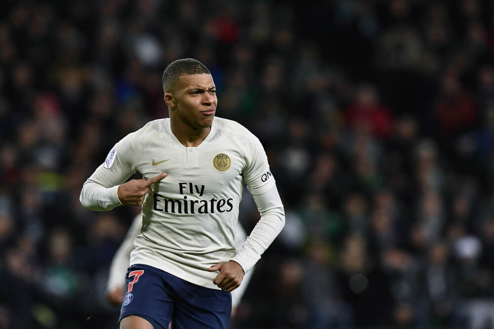 漂亮！阿玛德接到科南长传 内切左脚兜射死角破门，科特迪瓦领先